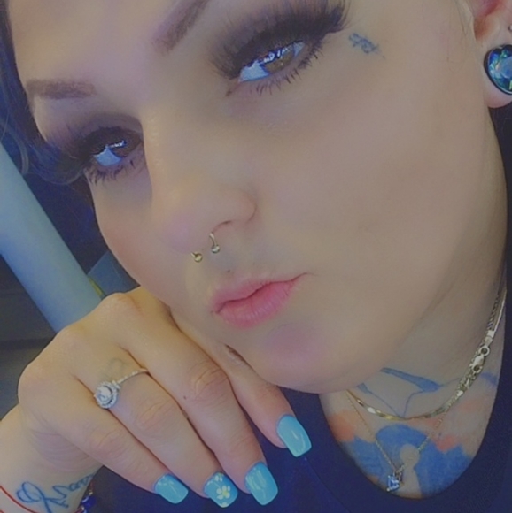 Meet your Posher, Gabbie - Picture 1 of 1